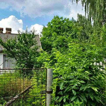 Продам частину будинку в центрі з окремим входом