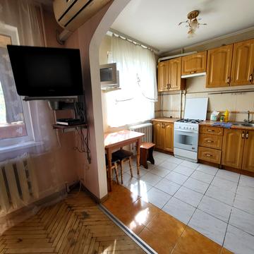 Академіка Корольова вул., 9-Б