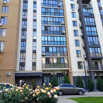 Оренда двух кімнатна квартира, з парко місцем, новобудова, автономна.