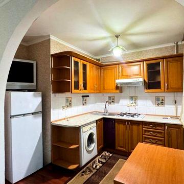 Затишна студія де відчуваєш себе вдома! Газ, поруч парк М.Твена і ринок "Черемушкі.