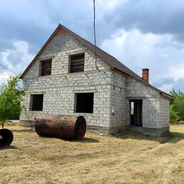 Продам  недобудований  двоповерховий будинок 165 м ² на ділянці 8 соток.  Ужгород, мкр.  Східний