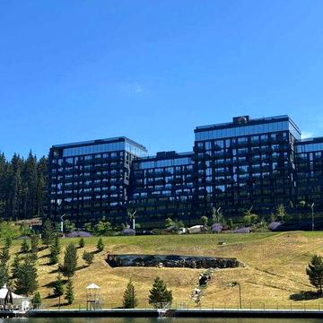 Апартаменти з видом на озеро 4 поверх ЖК Glacier