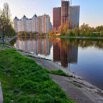 Здам 2х кімн. квартиру Русанівка, вул. Ентузіастів, Метро Лівобережна, Біля каналу, гарне, тихе місце, Дніпровський район