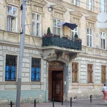 ЦЕНТР, університет Франка, Січових Стрільців,21.