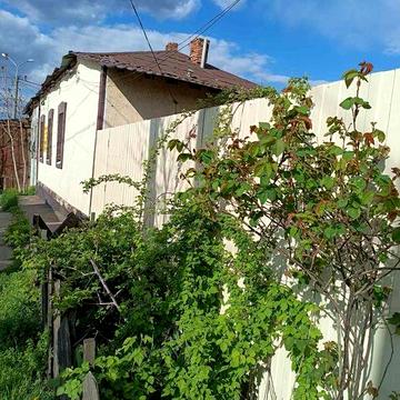 Продам 2 КОМНАТНУЮ КВАРТИРУ с ремонтом ,по адресу жоржинский 2. Есть отдельный двор с беседкой Угол леваневскогои Камчатской. Паркоместо на 2 машины .