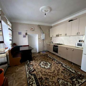 Продаю дом в Варваровке возле школы.