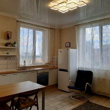 Сдам 1-ую квартиру 50м новострой в Приморском районе ул.Педагогическая 14000грн длительный срок