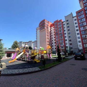 Квартира в закритому ЖК з виглядом на Вовчинецькі гори, з частковим ремонтом, велика кухня-вітальня. ЖК Європейські сіті