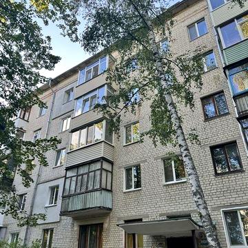 Чернігів Продаж 2 кімнатної квартири в цегляному будинку біля 12 школи