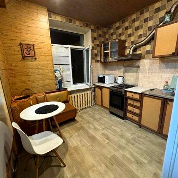 Сдам 2 комнатную в центре Яворницкого 46