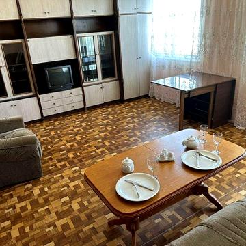 Оренда 2-кімнатної квартири, 60 м², вул. Генерала Свободи з газовим опаленням