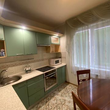 Степана Олійника вул., 11
