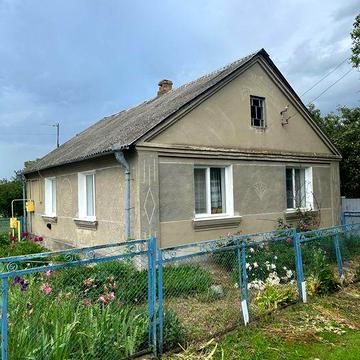 Продається житловий будинок у с. Звиняче