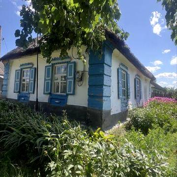 Продам будинок 60м2  газифікований в самому центрі , все поруч школа, магазини, зупинка м.Хорол Полтавська область