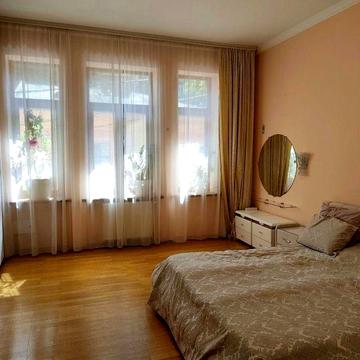 Продається 3-кімнатна квартира 110 м² у самому серці Чернівців – вул. Фучика