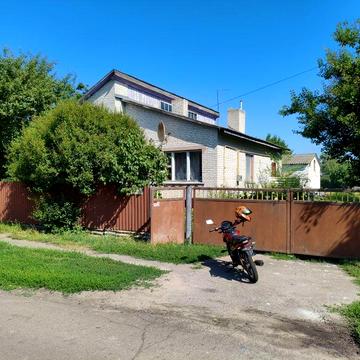 Продається будинок на фундаменті.