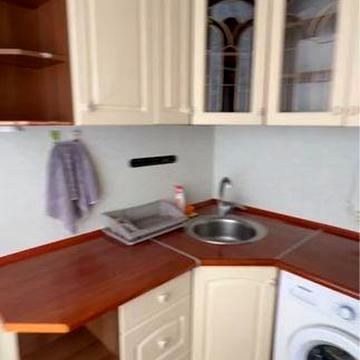 Сдается большая 1- ком. 40м. с ремонтом на ул. Гагарина р- н 9 школы