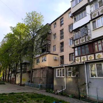 Shev У продажу однокімнатна квартира в хрущовці в районі 1 ст. Люстдорфської дороги / Бреуса.