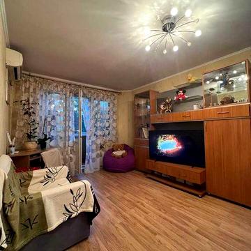 Shev Продам однокімнатну квартиру на Героїв Прикордонників