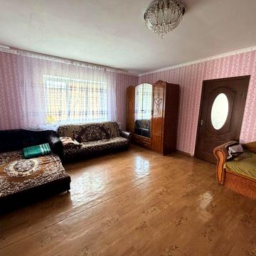 Оренда будинку біля школи поліції