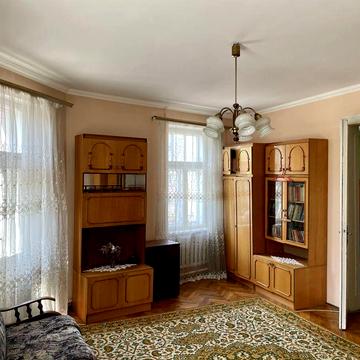 Квіртира 2-кімнатна в центрі