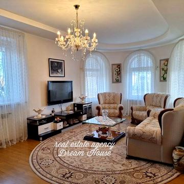 Будинок 334 м ремонт+ ПОВНА КОМПЛЕКТАЦІЯ, 9 соток , гараж, навіс м.Бориспіль