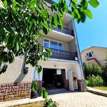 Продаж будинку 250 м2 в с. Біла (Тернопіль) з ділянкою 6 соток