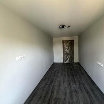 None 32000.0 USD