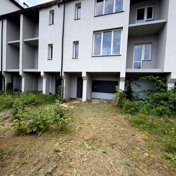 Продам котедж в центрі Дрогобича