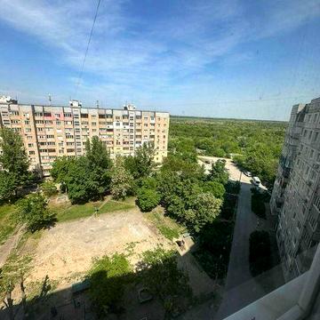 Продаж 3-кімнатної квартири, 72,7 м², Кухня 11,2 м² Східний-3  м. Кривий Ріг, Довгинцівський район, вул. Незалежності України
