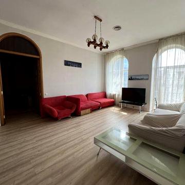 Продаж 4кім квартири Басейна,15 Гулівер Бесарабка