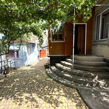 На продаж житловий будинок з ділянкою у центрі смт Овідіополь Одеського району