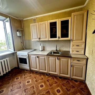 Продам велику однокімнатну квартиру