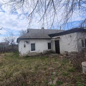 Бабинці- продам під капремонт  терміново 1/2 частину будинку !