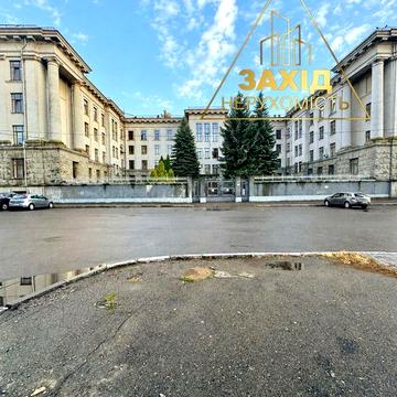 Двокімнатна Центр біля ВНУ, 2 поверх, 57,4 м²