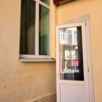 2-кім.Вітовського(бічна) поруч Стрийський парк