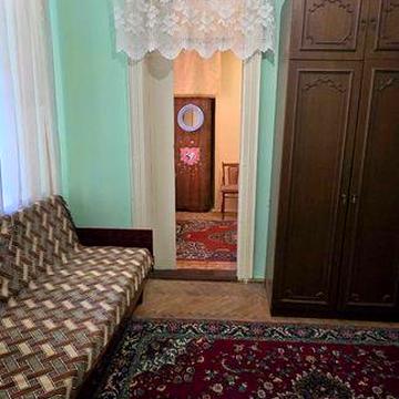 2-кім.Вітовського(бічна) поруч Стрийський парк