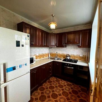 Продаж 3 квартири вулиця Футбольна, Довгинцево біля лікарні в приватному секторі, тиша буде. З ремонтом, вбудованою технікою, кухня -студія і 4поверх