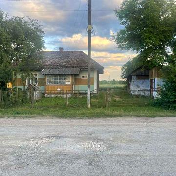 Будинок в селі Майнич