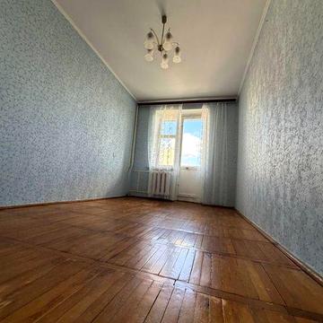 Продаж 4-кімнатної квартири