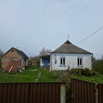 Продам ділянку з старою хатою в Кагарлику по вул. Павлова