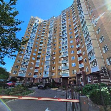 Здається в оренду простора 3-кімнатна квартира в Соломянському районі