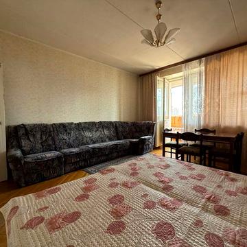 Здам довгостроково 2 кімнатну затишну квартиру біля метро Лівобережна