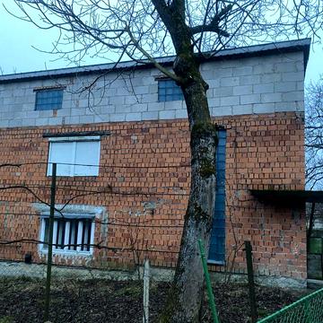 Продаю Будинок поряд з лісом в КАРПАТАХ поряд з кордоном з Європою