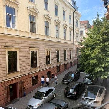 Оренда 3 кімн район Кобилянської
