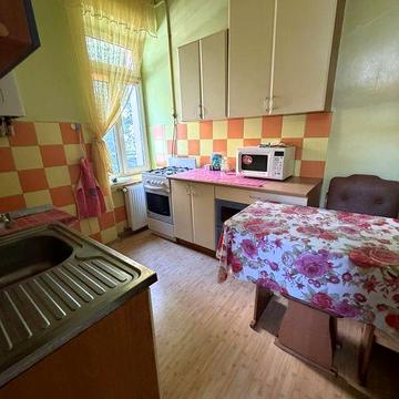 Продаю 2 кімнатну квартиру в центрі міста