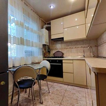 ПРОДАМ 3-ох кімнатну квартиру по вул.Перемоги (Победе)