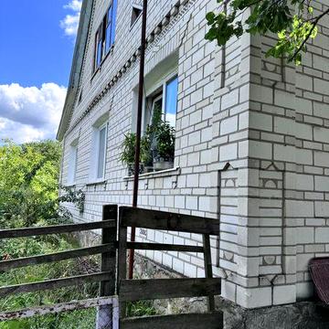 Терміново продаю будинок в селі Озерщіна для великої родини