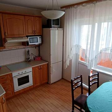 Вул. Бальзака, 55 Г, велика тепла квартира біля ТРЦ Район. Вільна!