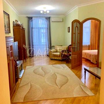 Оренда квартири Київ / Печерськ / Старі Липки / 2 кімнати / 61 м² / паркомісце / 5 поверх / ліфт / без відключень / охорона